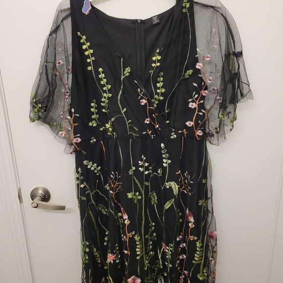 Shein floral dress - Picture 1 of 3